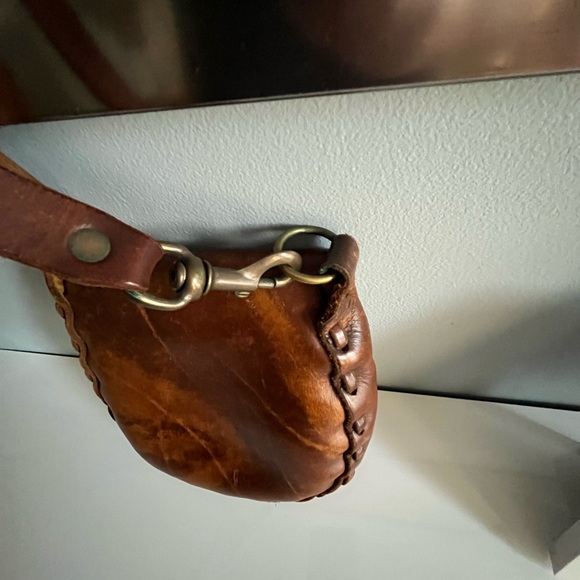 Vintage 1970’s Brown Leather Shoulder Drop Bag - Picture 14 of 16